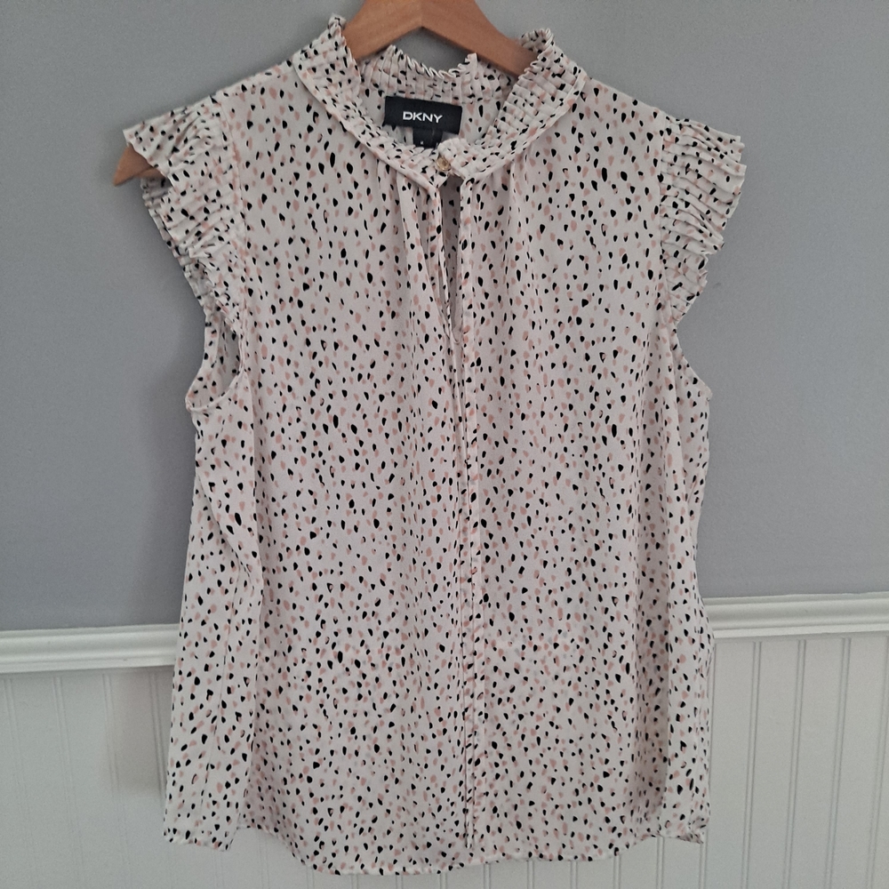 DKNY Women's Sleeveless Blouse - White with Black Dots